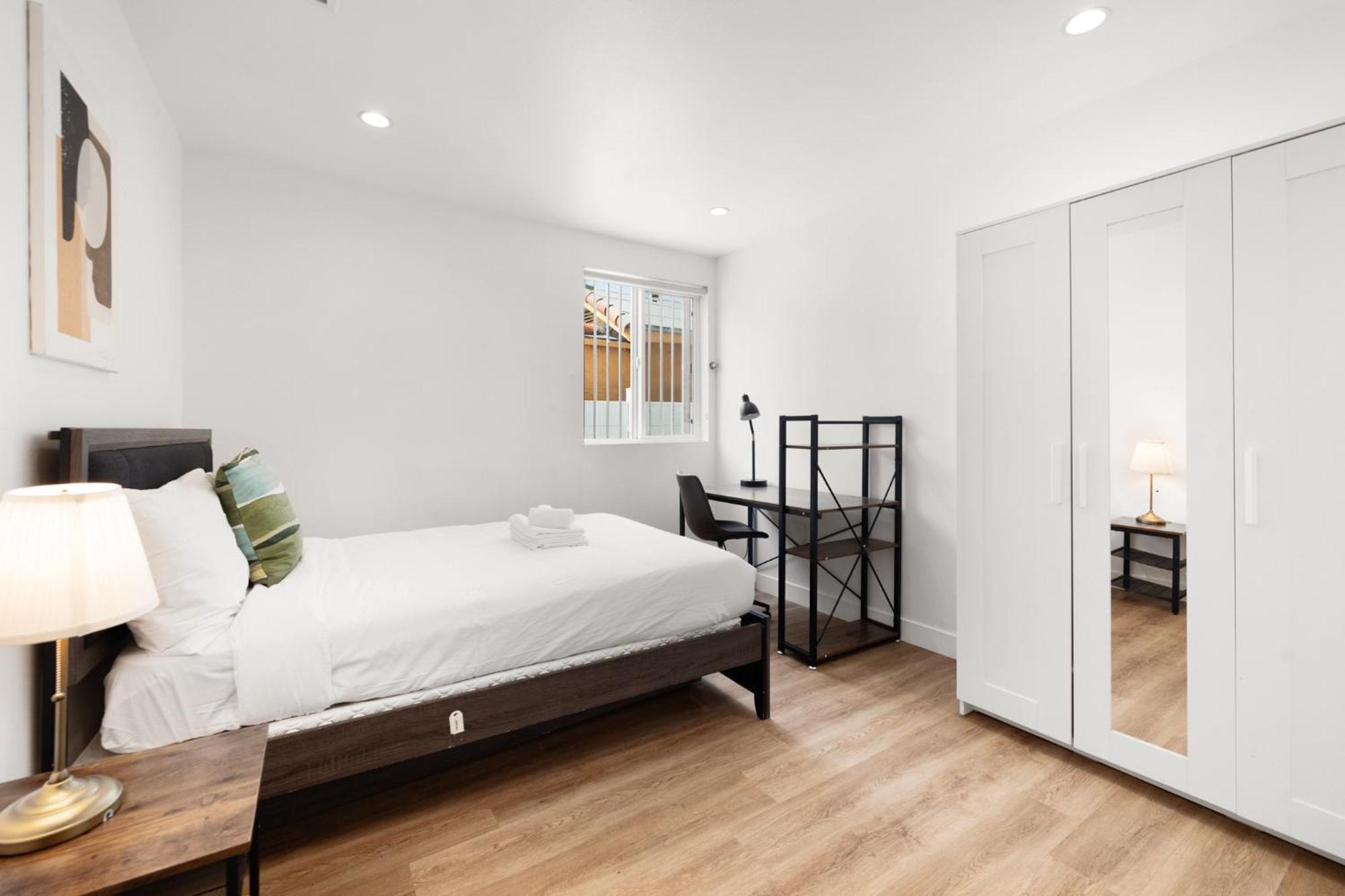 Charming Urban Retreat Near Usc In La- Private Room With Share Living Room With Kitchen ลอสแอนเจลิส ภายนอก รูปภาพ